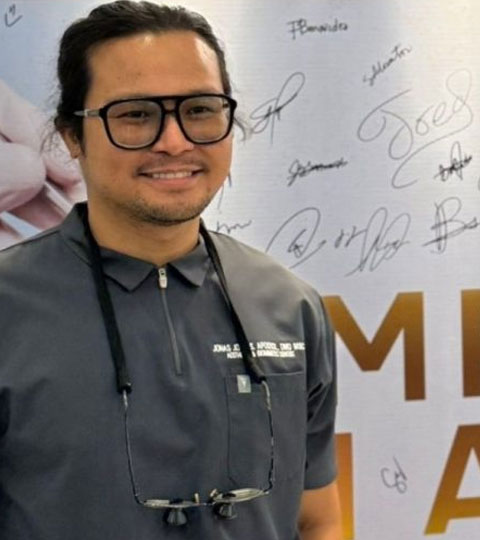 Apostol Dental offers free tooth extractions